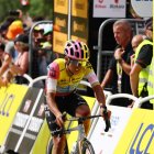 Richie llegó a la meta, a pesar del dolor tras sufrir una fuerte caída.