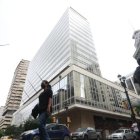 Entre los bienes embargados consta el ubicado en la avenida 9 de Octubre, así como otros del centro de la urbe porteña