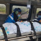 La mujer fue trasladada en un helicóptero de la Armada hasta Guayaquil.