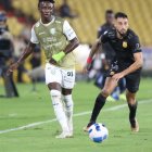 Francisco Fydriszewski (d) llegó esta temporada a Barcelona, por pedido de Fabián Bustos.