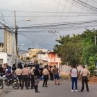 Dos personas resultaron fallecidas a causa de la balacera.