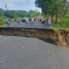 Este socavón tiene incomunicados a Esmeraldas con Manabí