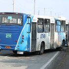El bus que atropelló a una adulta mayor en el norte de Guayaquil.
