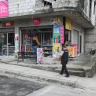 Ladrones causaron daños en la tienda del sector.