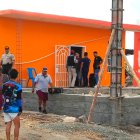 Estos son los pilares que acababan de construir en el sitio. El logro fue celebrado, pero interrumpido por criminales.