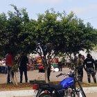 El cuerpo de la víctima quedó tendido sobre la acera