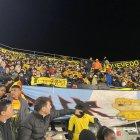 Lo mejor de la Copa Sudamericana, los hinchas de Barcelona aguantando frío.