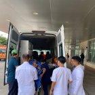 El uniformado fue llevado a un hospital y luego a una clínica, donde se mantiene estable.