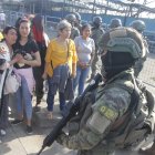 Personas aún piden información por sus familiares dentro de la Penitenciaría del Litoral.