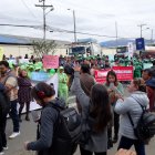 Cuencanos protestan por una supuesta transformación de la administración de la Eléctrica.