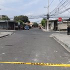 Un menor de edad fue asesinado en el interior de su domicilio en el Guasmo sur de Guayaquil.