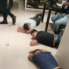 Entre los tres sospechosos detenidos hay un colombiano. Juez les dictó prisión preventiva.