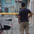 Un hombre fue muerto a tiros en el suburbio de Guayaquil. Iba en su moto.