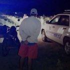 Agentes de Criminalística revisaron la zona donde hallaron los restos.