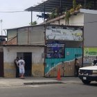 En un taller mataron a tres personas.