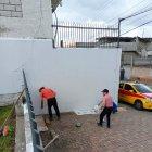 Los  vecinos se convirtieron en pintores para dejar ‘papelito’ la UPC.