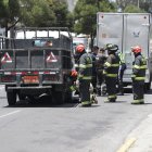 El cuerpo de la víctima quedó debajo del camión.