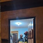 Los bomberos llegaron al lugar, pero el hombre y la niña ya estaban sin vida.