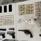 Lo decomisado a los detenidos.