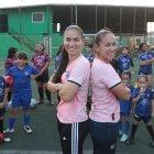 Ligia y su hermana Gissela tienen su escuela de fútbol Dragonas IDV Moreira solo para mujeres.
