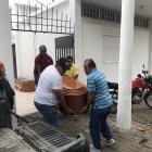 Además de los dos parientes fallecidos, el percance dejó dos personas heridas.