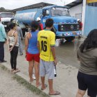 Residentes de distintas cooperativas fueron a pedir que los tanqueros acudan a sus barrios, pues ya se estaban quedando sin el líquido vital.