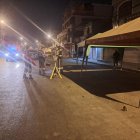 Tres personas que comían debajo de esta carpa fueron baleadas, dos murieron.