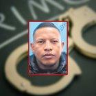 Carlos Edwin Angulo Vera tiene una sentencia por tráfico de armas. El 8 de septiembre de 2023 fue vinculado a la investigación por el asesinato de Fernando Villavicencio.