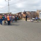 La Policía Nacional a través de los agentes de Criminalística y Dinased cercaron el perímetro de la escena.