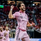 En los dos partidos que no ha estado Messi ha convertido 4 goles. Un crack.