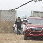 Personal de Policía acudió al lugar para hacer el levantamiento del cadáver.