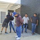 Los deudos de Stalyn se reunieron en los exteriores del anfiteatro de Santa Elena.