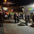 Familiares estaban consternados por el asesinato del policía.