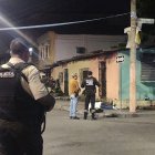 Los hombres habrían estado tomando trago cuando los balearon.