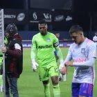 Pedro Ortiz (c) se fue enojado, luego de la derrota que Emelec sufrió de visita ante Independiente del Valle, el 30 de septiembre, en Quito.