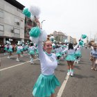 Cientos de personas se dieron cita hasta las calles del centro de Guayaquil para ver los desfiles.
