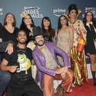 Nataly y Jorge junto a miembros del staff de la serie P#T@S redes sociales