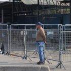 La mañana y tarde del sábado, los exteriores de la Penitenciaría del Litoral permanecieron en calma, sin presencia policial o militar.