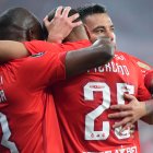 Enner Valencia (izq.) marcó ante Gremio.