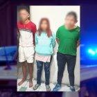 La fotografía de los tres detenidos fue publicada por la Policía Nacional en su cuenta de X.