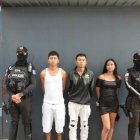 Los presuntos implicados se movilizaban en una motocicleta y tenían un arma blanca consigo.
