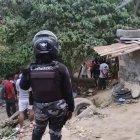 Los ciudadanos fueron asesinados en un populoso barrio de La Libertad.