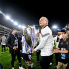 Esteban Paz celebra la Copa Sudamericana que conquistó Liga de Quito en 2023.