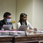 Diana Salazar acudió a la audiencia de vinculación con chaleco antibalas y durante la diligencia se lo quitó.