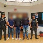 Los extranjeros fueron agarrados por las autoridades ecuatorianas.