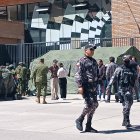 Las Fuerzas Armadas ejecutan requisas diarias en todo el interior del Centro de Privación de Libertad N° 1 Azuay.