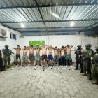 El grupo de sospechosos detenidos en el norte de la provincia manabita.