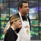 Nikki Macklif eligió a su amiga Lu Guschmer y sacó a Yilda Banchón. En la foto con Sergio el Heladero.