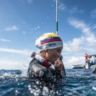 Carrera resalta la bandera tricolor en cada competición.