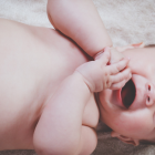 En la Asamblea se analiza ampliar el período de lactancia.